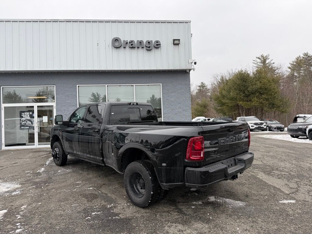 2026 Ram 3500 LARAMIE CREW CAB 4X4 8' BOX