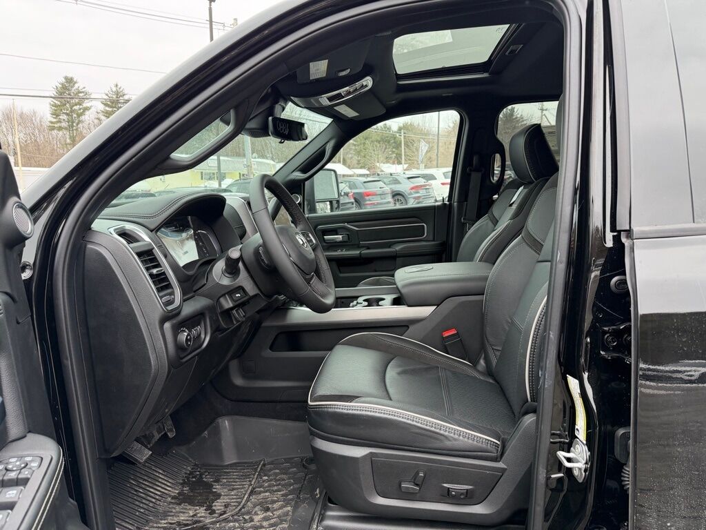 2026 Ram 3500 LARAMIE CREW CAB 4X4 8' BOX Orange MA
