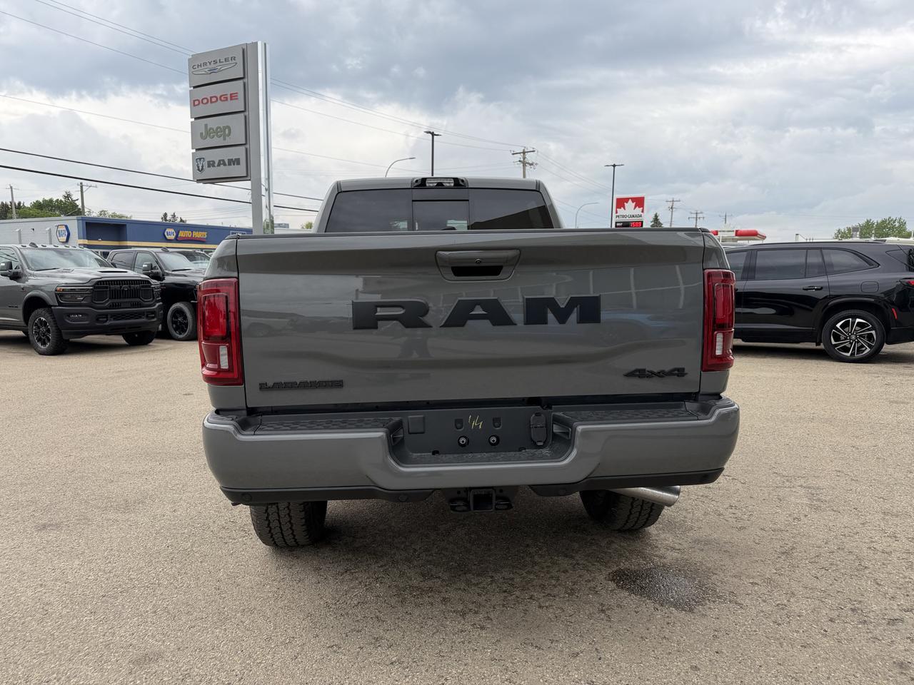 2026 Ram 3500 Laramie Crew Cab 4x4 | Black Leather Heated Vented Seats | Dual Charging | 5th Wheel Towing Redwater AB