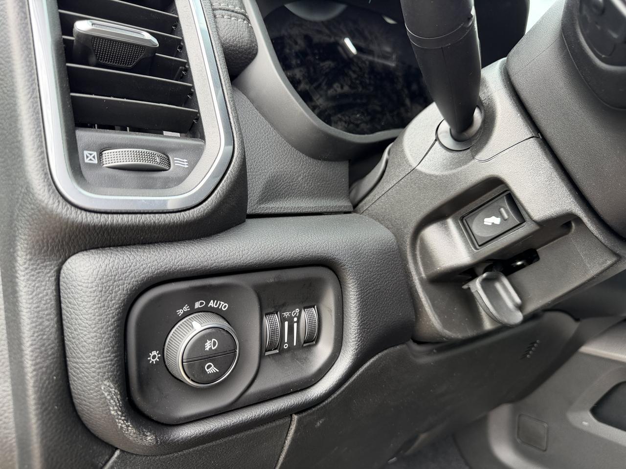 2026 Ram 3500 Laramie Crew Cab 4x4 | Cummins Diesel | Black Leather | Heated Vented Seats | 5th Wheel Prep Redwater AB