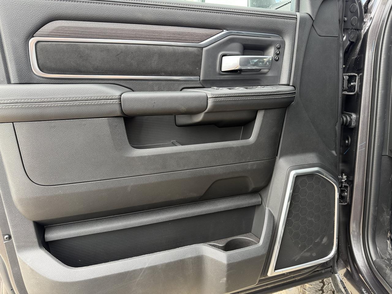 2026 Ram 3500 Laramie Crew Cab 4x4 | Cummins Diesel | Black Leather | Heated Vented Seats | 5th Wheel Prep Redwater AB