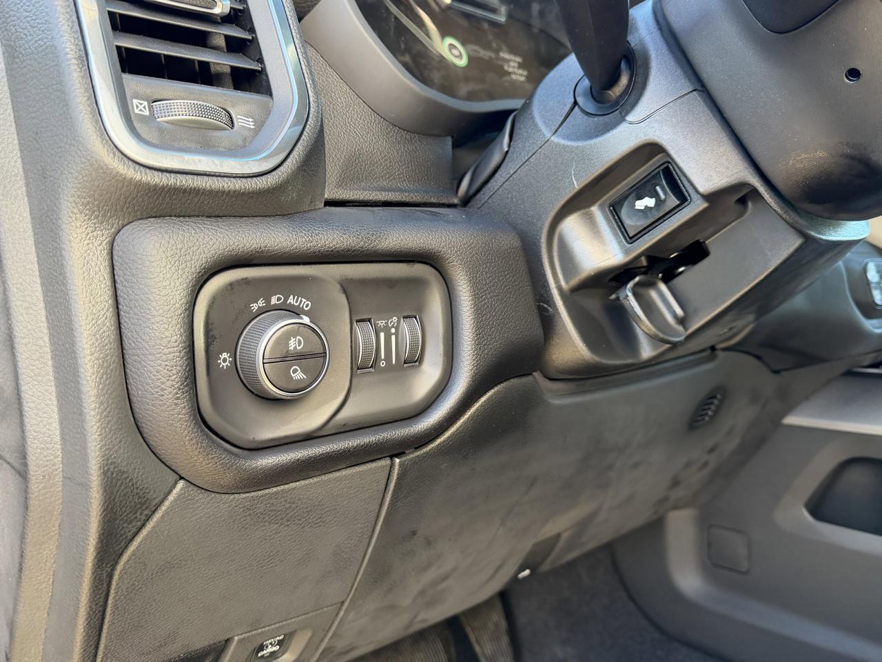 2026 Ram 3500 Laramie Crew Cab 4x4 | Cummins Diesel | Leather | 12IN Display | NAV | Sunroof | Heated Vented Seats Redwater AB