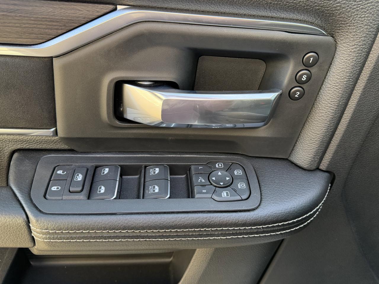 2026 Ram 3500 Laramie Crew Cab 4x4 | Cummins Turbo Diesel | Bright White | NAV | Heated Seats | Backup Camera Redwater AB