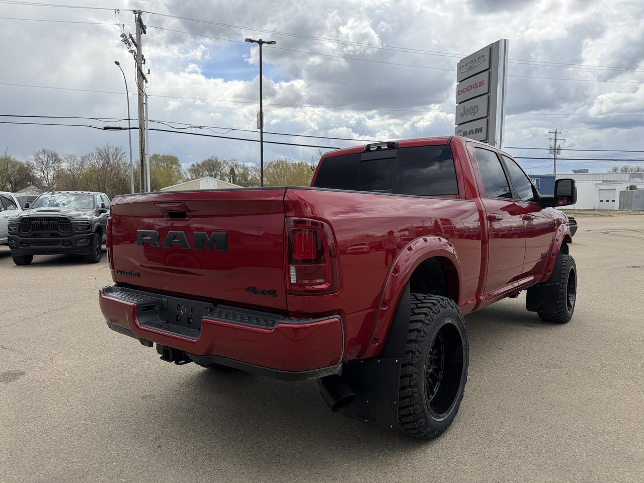 2026 Ram 3500 Laramie  Crew Cab 4x4 | Rig Ready Ram | Cummins Diesel | Leather Heated Vented Seats | Sunroof Redwater AB