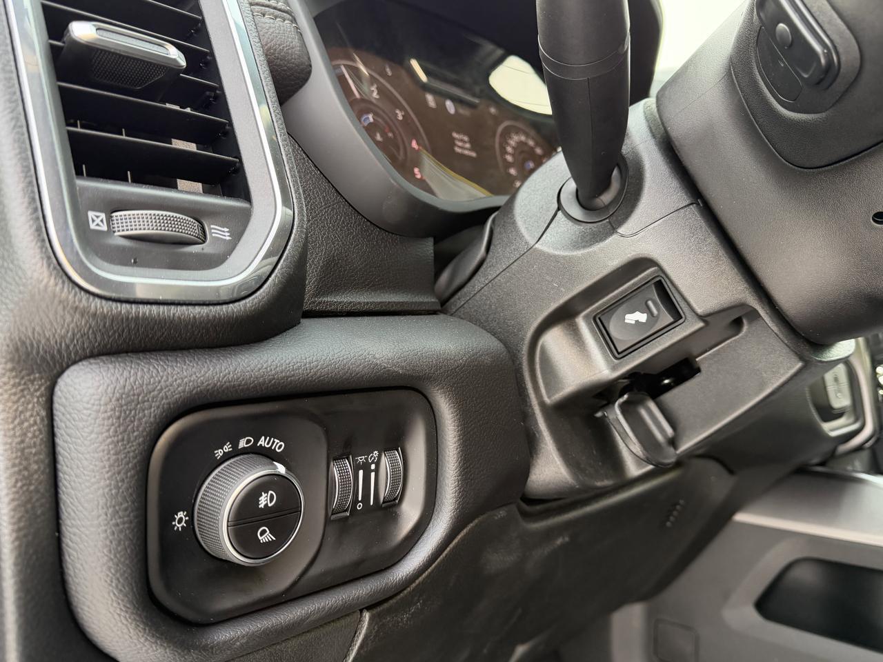 2026 Ram 3500 Laramie Night Edition Crew Cab | Rig Ready Ram |  Diesel | Leather | Sunroof | Towing | Sport Hood Redwater AB