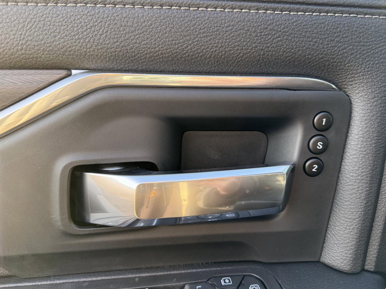 2026 Ram 3500 Laramie Night Edition Crew Cab 4x4 | Cummins Diesel | Leather | Towing | Sunroof Redwater AB