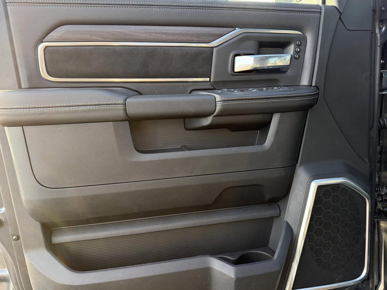 2026 Ram 3500 Laramie Night Edition Crew Cab 4x4 | Cummins Diesel | Leather | Towing | Sunroof Redwater AB