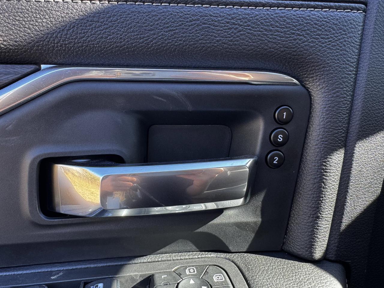 2026 Ram 3500 Laramie Night Edition Dually Crew Cab 4x4 | Cummins Diesel | Towing | Leather | Backup Camera Redwater AB