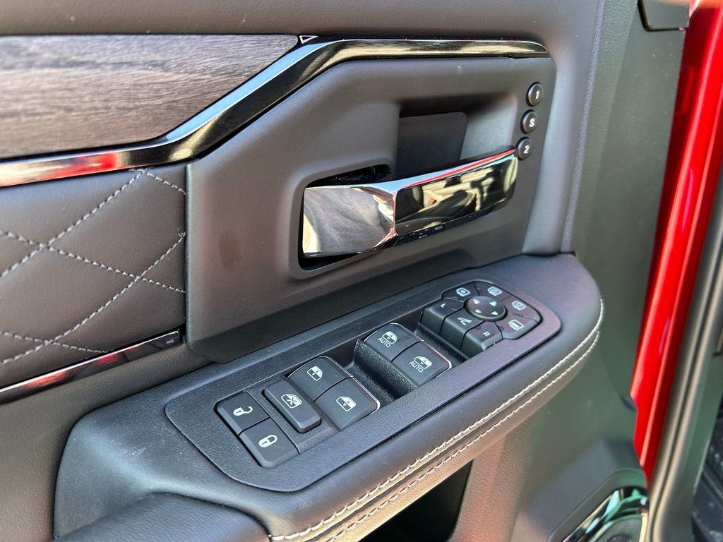 2026 Ram 3500 Limited Crestwood KY