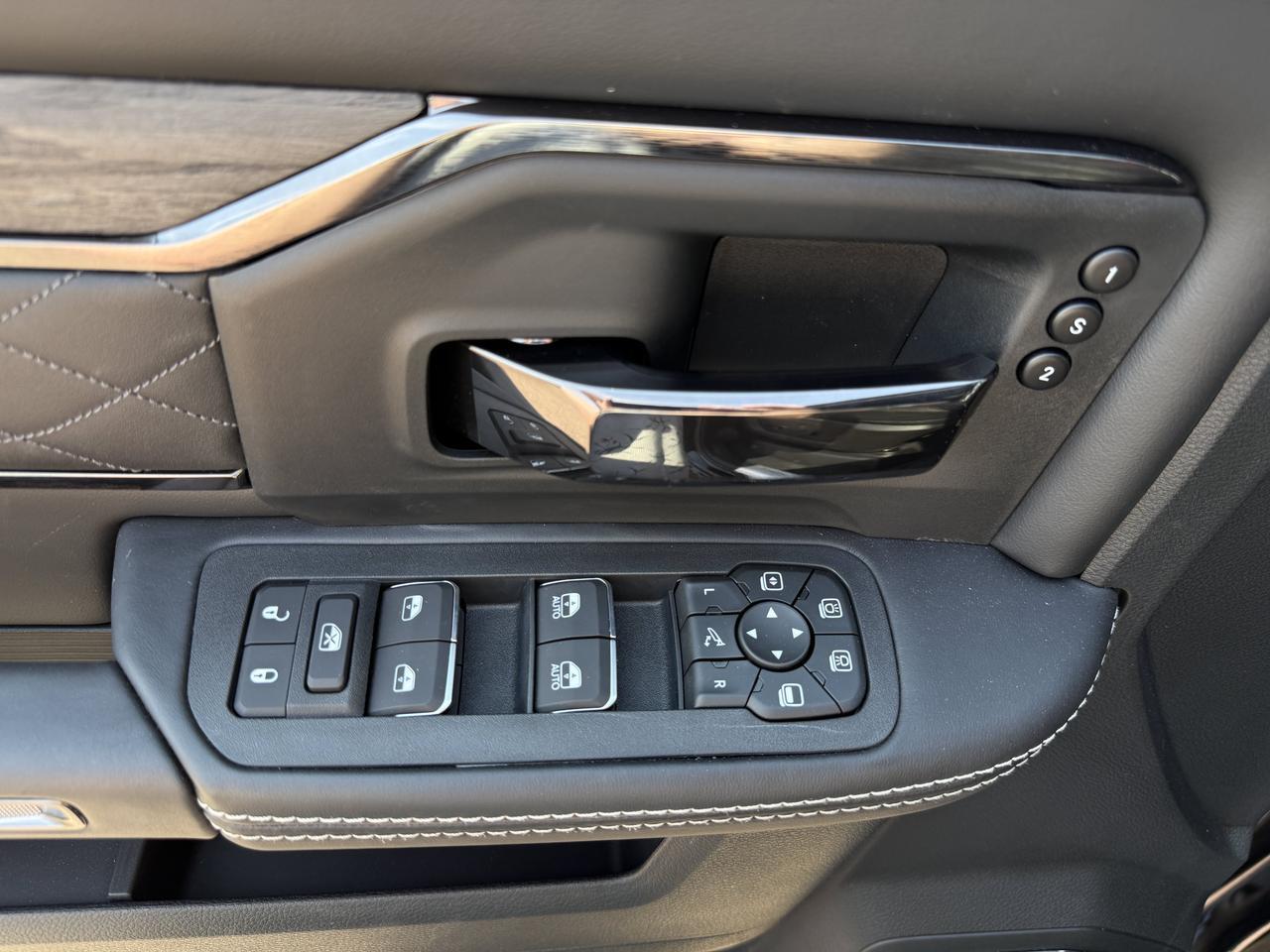 2026 Ram 3500 Limited Crew Cab 4x4 | Cummins HO Turbo Diesel | Premium Leather | NAV | 12IN Touchscreen | Towing Redwater AB