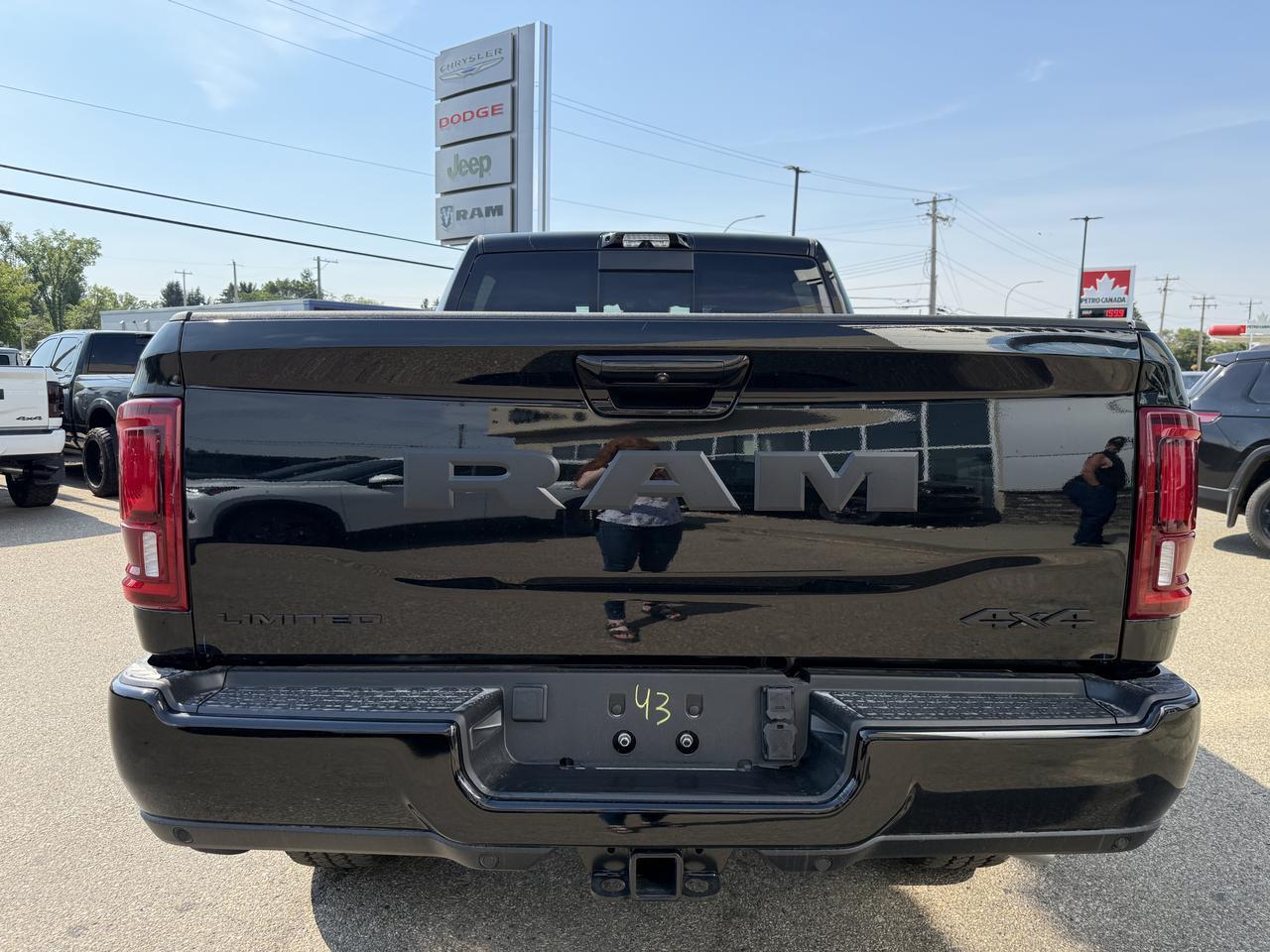 2026 Ram 3500 Limited Crew Cab 4x4 | Cummins HO Turbo Diesel | Premium Leather | NAV | 12IN Touchscreen | Towing Redwater AB