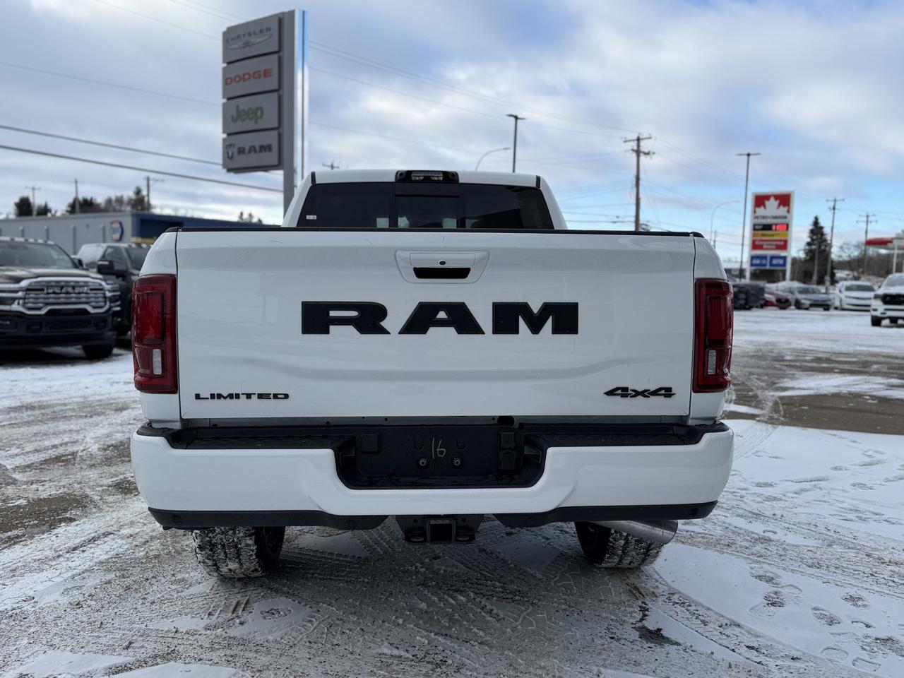 2026 Ram 3500 Limited Crew Cab 4x4 | HO Cummins Turbo Diesel | 5th Wheel Prep | Black Leather | NAV | Heated Seats Redwater AB