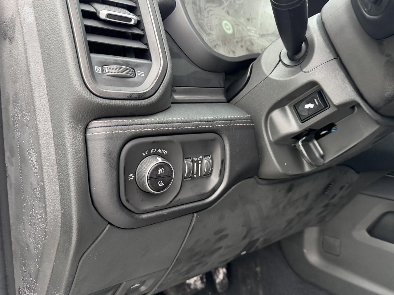 2026 Ram 3500 Limited Crew Cab 4x4 | HO Cummins Turbo Diesel | 5th Wheel Prep | Black Leather | NAV | Heated Seats Redwater AB