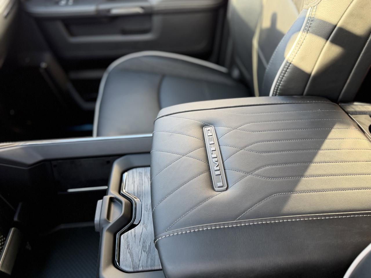 2026 Ram 3500 Limited Crew Cab 4x4 Cummins Turbo Diesel | Ceramic Grey | Leather | Navigation Redwater AB