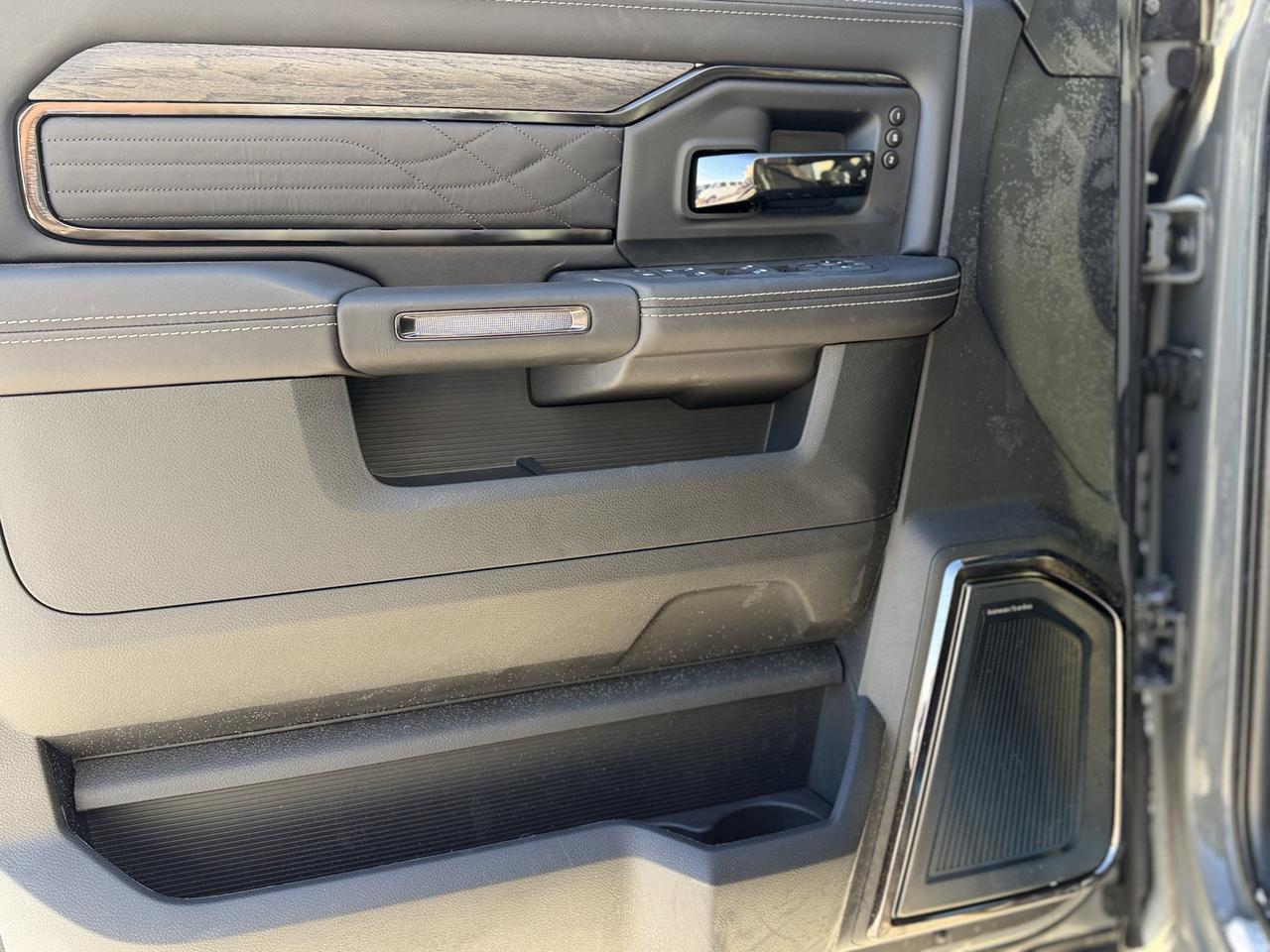 2026 Ram 3500 Limited Crew Cab 4x4 Cummins Turbo Diesel | Ceramic Grey | Leather | Navigation Redwater AB