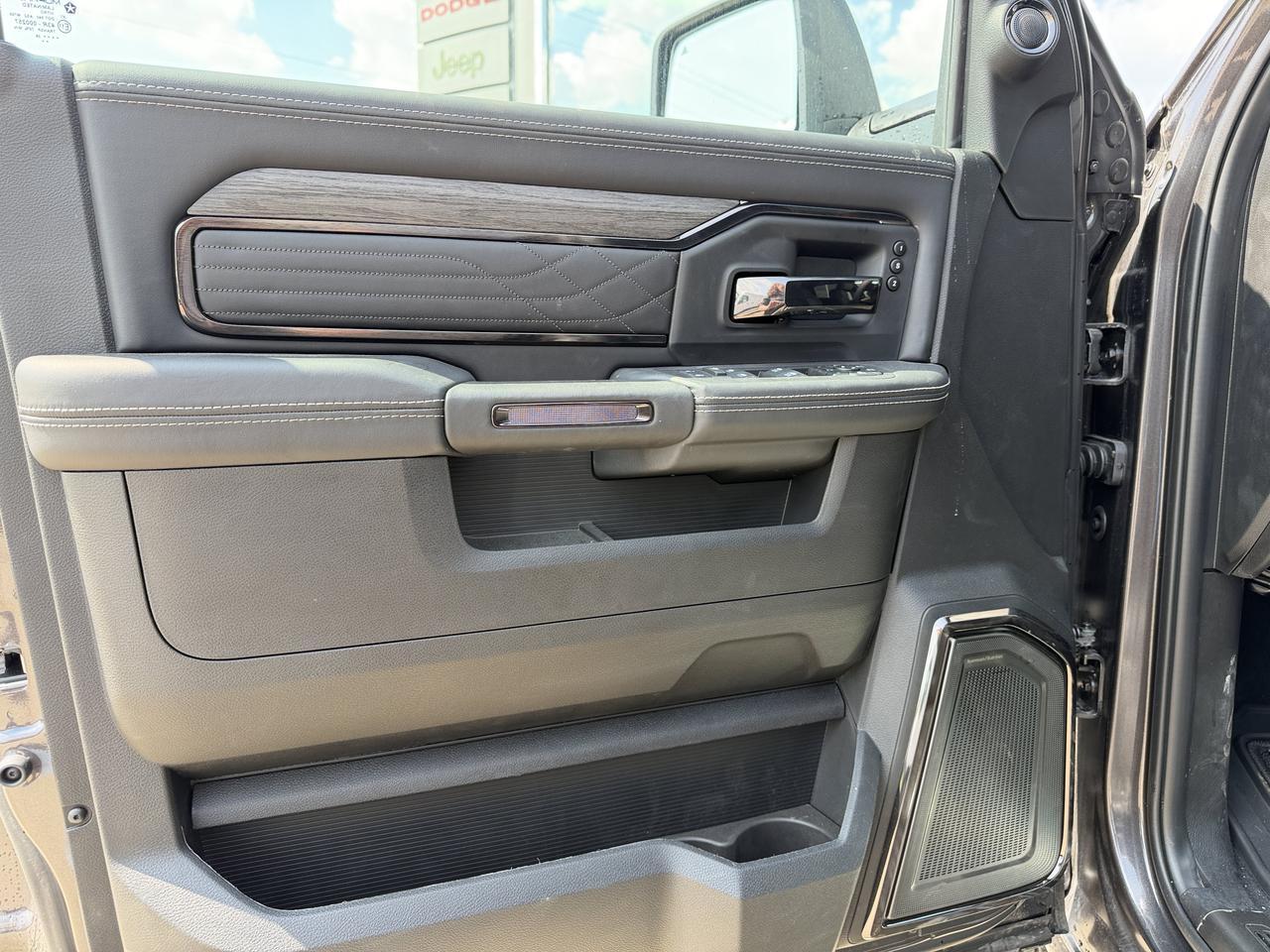 2026 Ram 3500 Limited Crew Cab Dually 4x4 | Cummins Diesel | Night Edition | Power Sunroof | 5th Wheel Prep Redwater AB