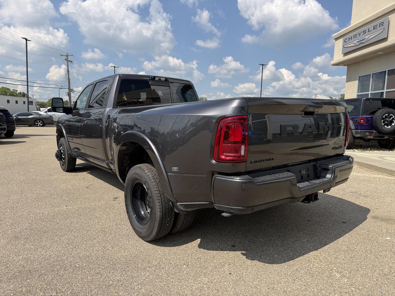 2026 Ram 3500 Limited Crew Cab Dually 4x4 | Cummins Diesel | Night Edition | Power Sunroof | 5th Wheel Prep Redwater AB
