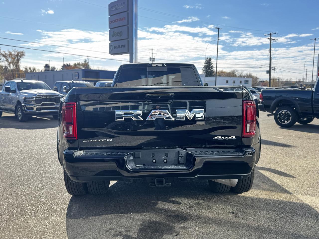 2026 Ram 3500 Limited Dually Crew Cab 4x4 | Cummins | Leather | Towing | Sunroof | Backup Camera Redwater AB