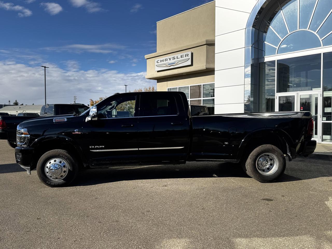 2026 Ram 3500 Limited Dually Crew Cab 4x4 | Cummins | Leather | Towing | Sunroof | Backup Camera Redwater AB