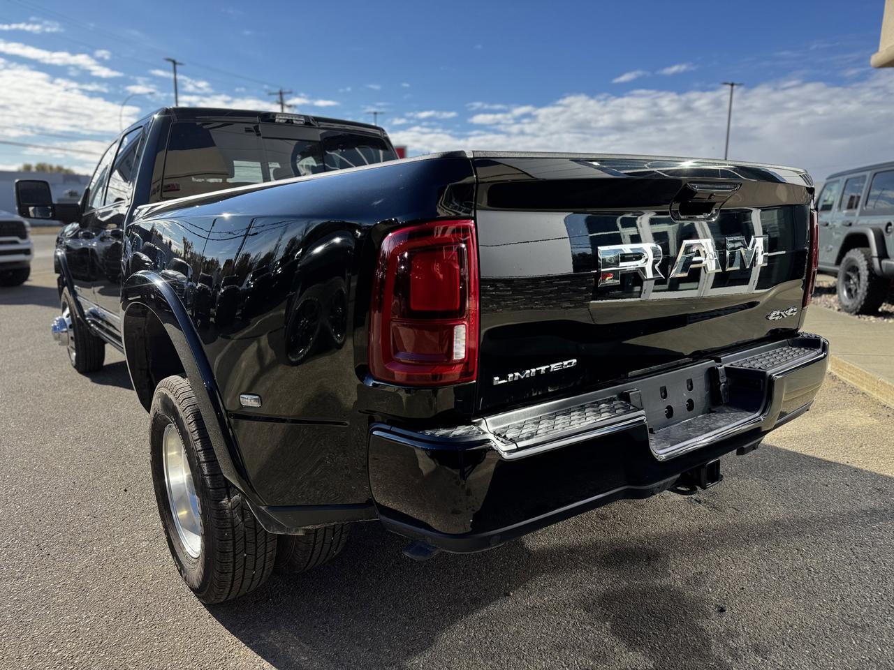 2026 Ram 3500 Limited Dually Crew Cab 4x4 | Cummins | Leather | Towing | Sunroof | Backup Camera Redwater AB