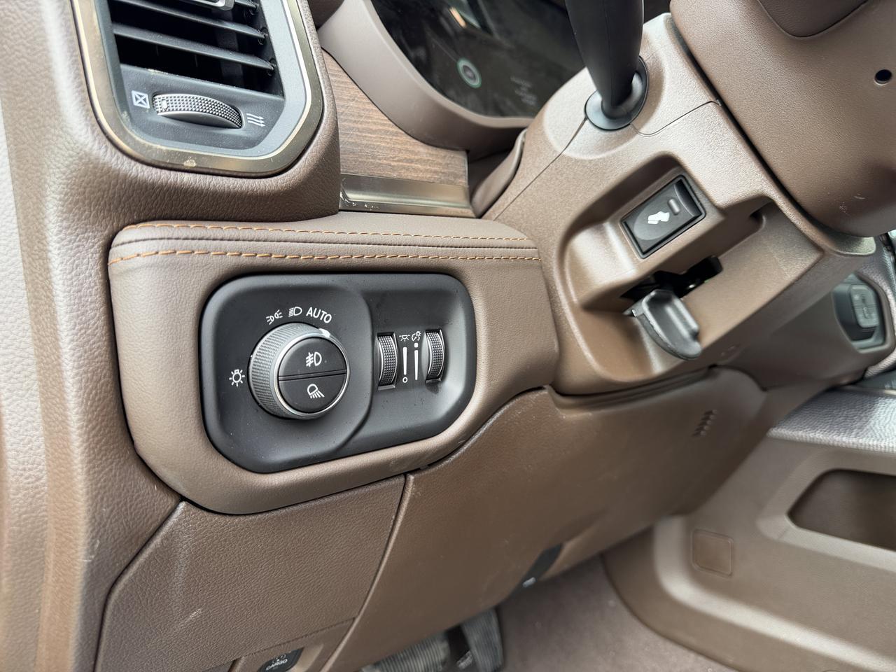 2026 Ram 3500 Limited Longhorn Mega Cab 4x4 | Bison Brown Filigree Leather | NAV | 5th Wheel | Power Steps Redwater AB