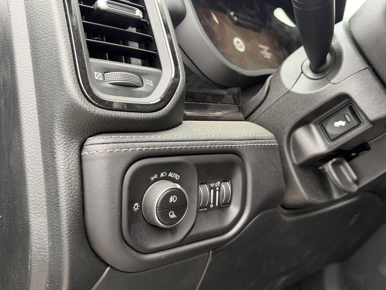 2026 Ram 3500 Limited Night Edition Crew Cab 4x4 | Cummins | Sunroof | Towing | Heated Vented Seats Redwater AB