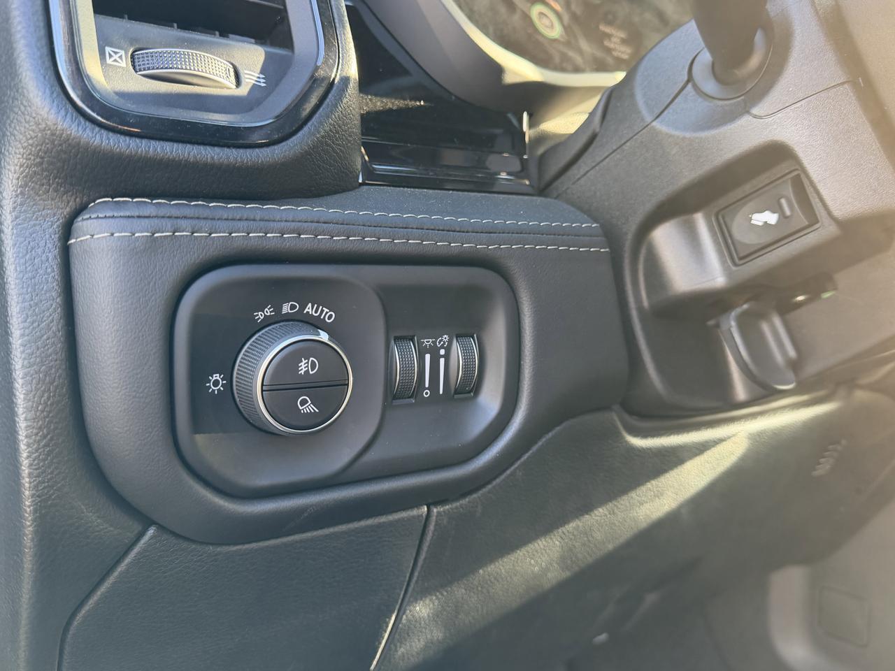 2026 Ram 3500 Limited Night Edition Crew Cab 4x4 | Cummins Diesel | Premium Leather | Towing | Sunroof Redwater AB