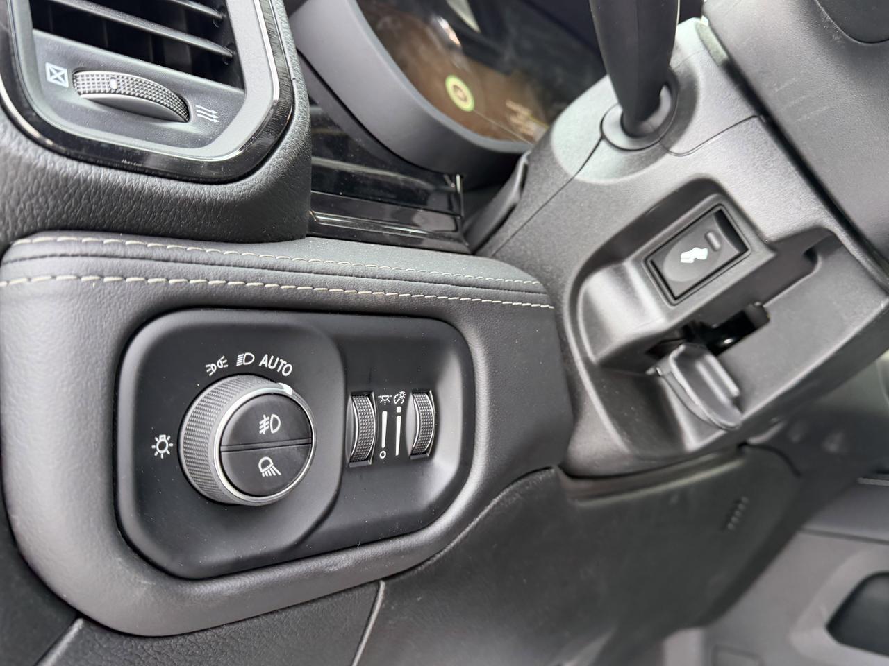 2026 Ram 3500 Limited Night Edition Dually Crew Cab 4x4 | Cummins Diesel | Leather | Towing | Sunroof Redwater AB