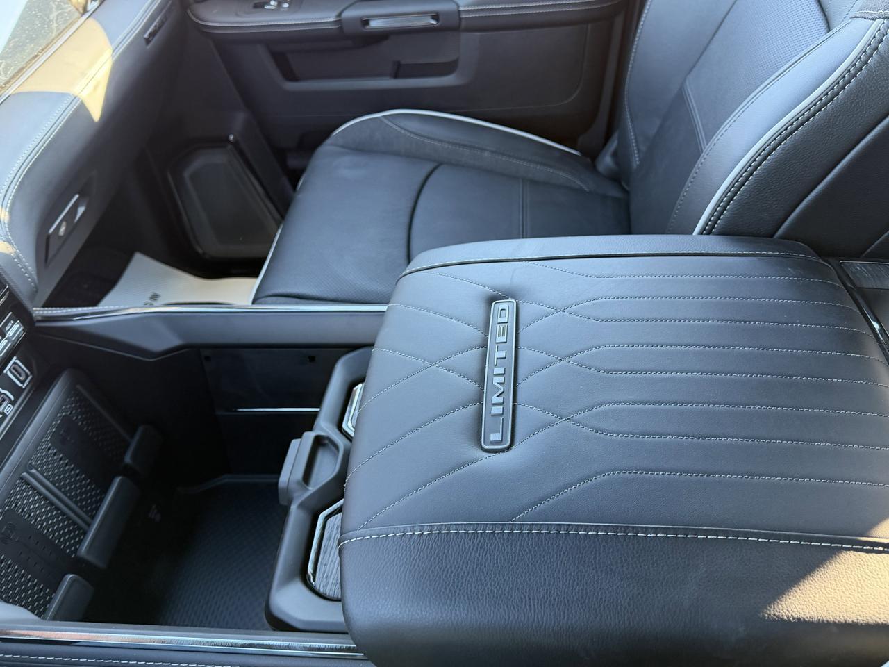 2026 Ram 3500 Limited Night Edition Dually Crew Cab 4x4 | Cummins Diesel | Leather | Towing | Sunroof Redwater AB