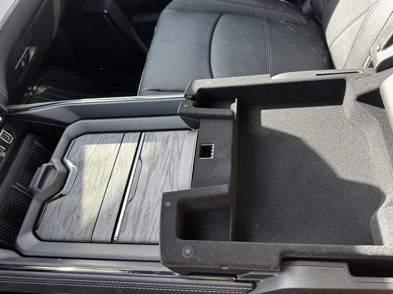 2026 Ram 3500 Limited Night Edition Mega Cab 4x4 | Cummins | Towing | Leather | Sunroof | NAV Redwater AB