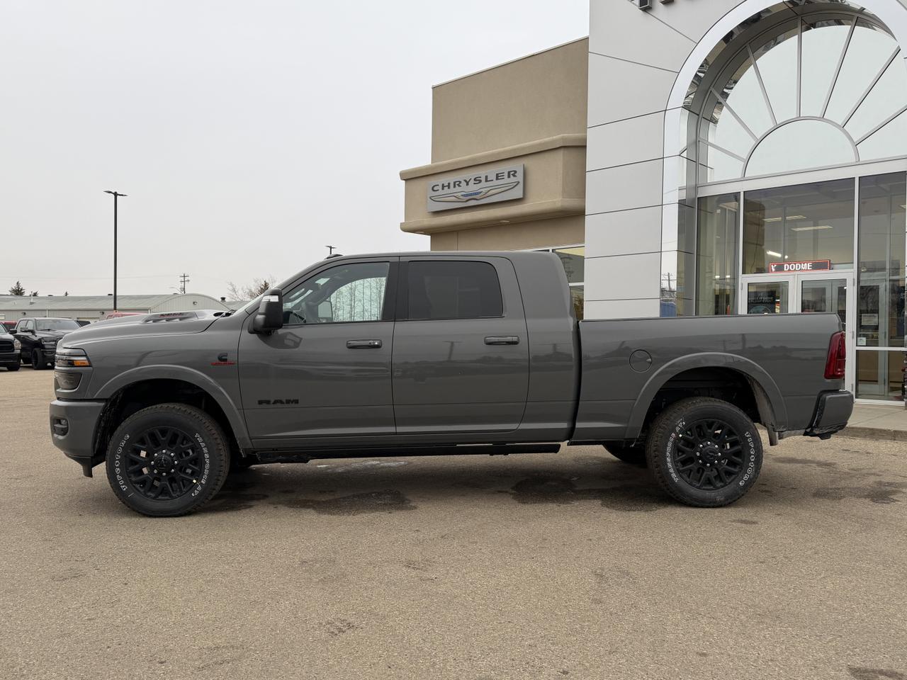 2026 Ram 3500 Limited Night Edition Mega Cab 4x4 l 5th Wheel Prep l Digital Rearview l Sunroof l Level 1 Group Redwater AB