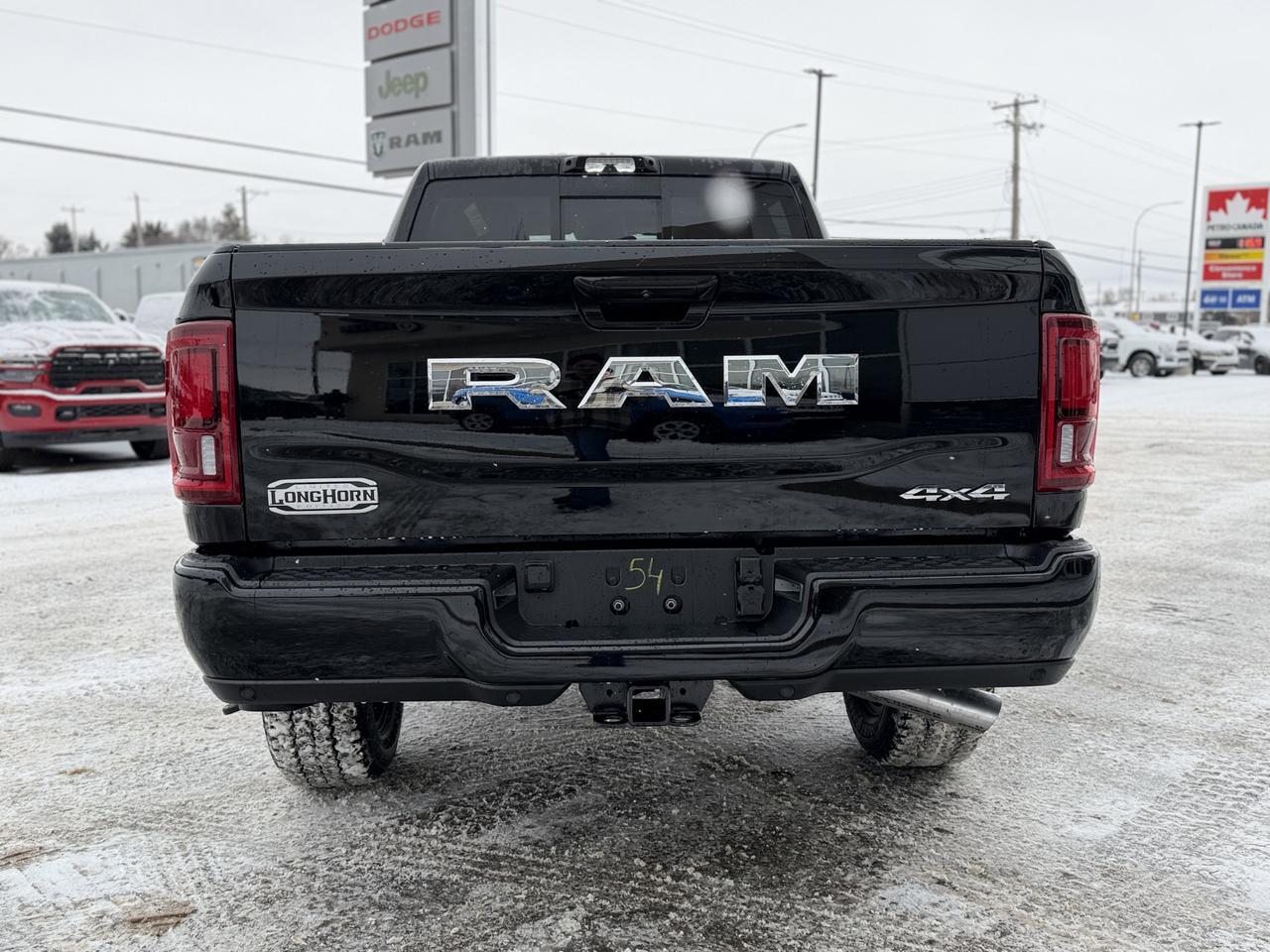 2026 Ram 3500 Longhorn Crew Cab 4x4 | 6.7L Cummins Diesel | Leather | NAV | Remote Start Redwater AB