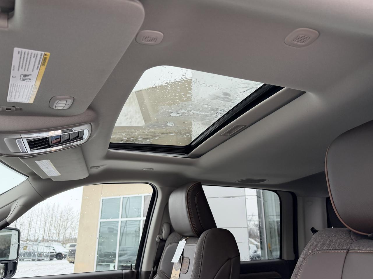 2026 Ram 3500 Longhorn Crew Cab 4x4 | 6.7L Cummins Diesel | Leather | NAV | Remote Start Redwater AB