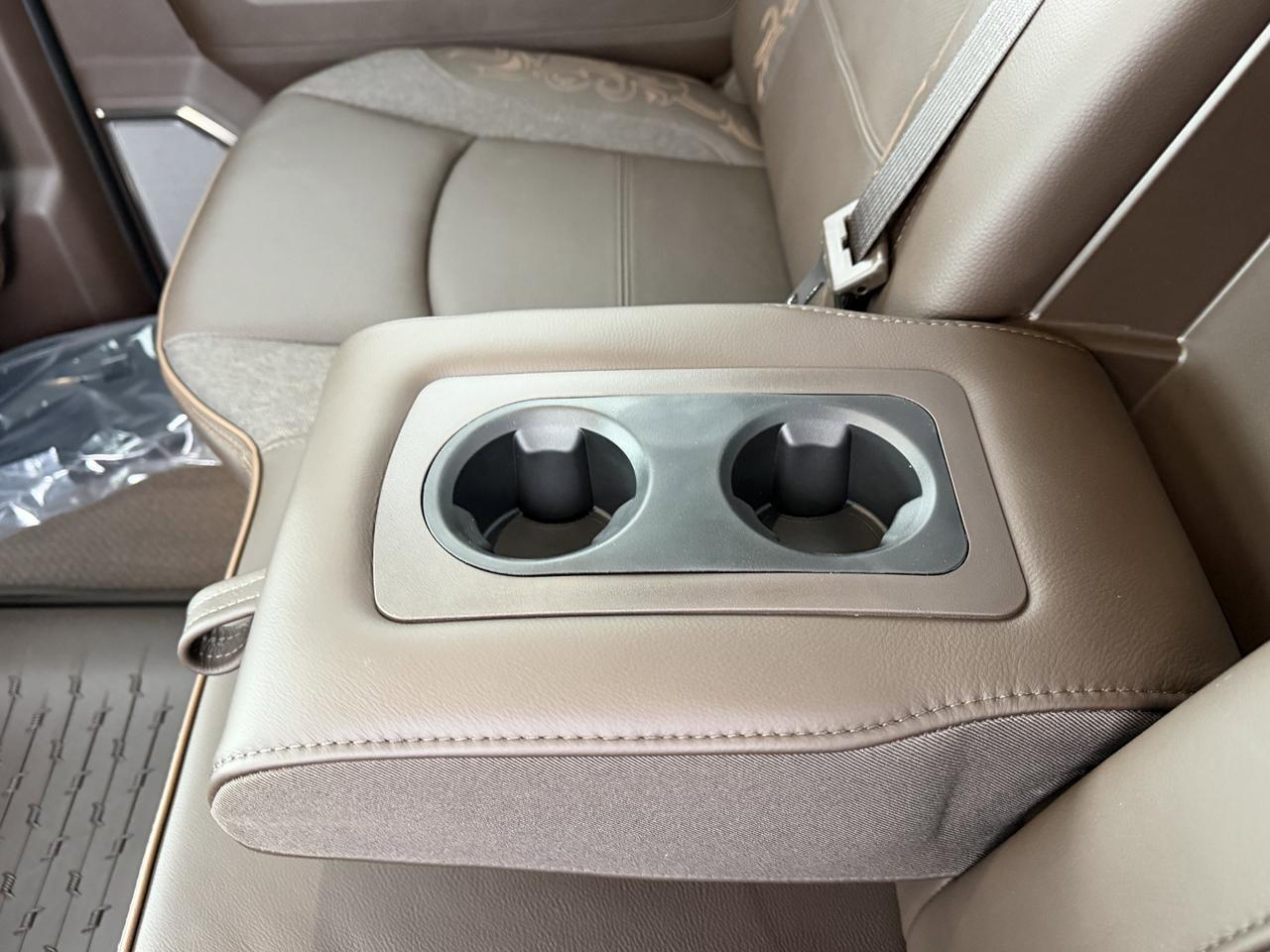 2026 Ram 3500 Longhorn Crew Cab 4x4 | 6.7L Cummins Diesel | Leather | NAV | Remote Start Redwater AB