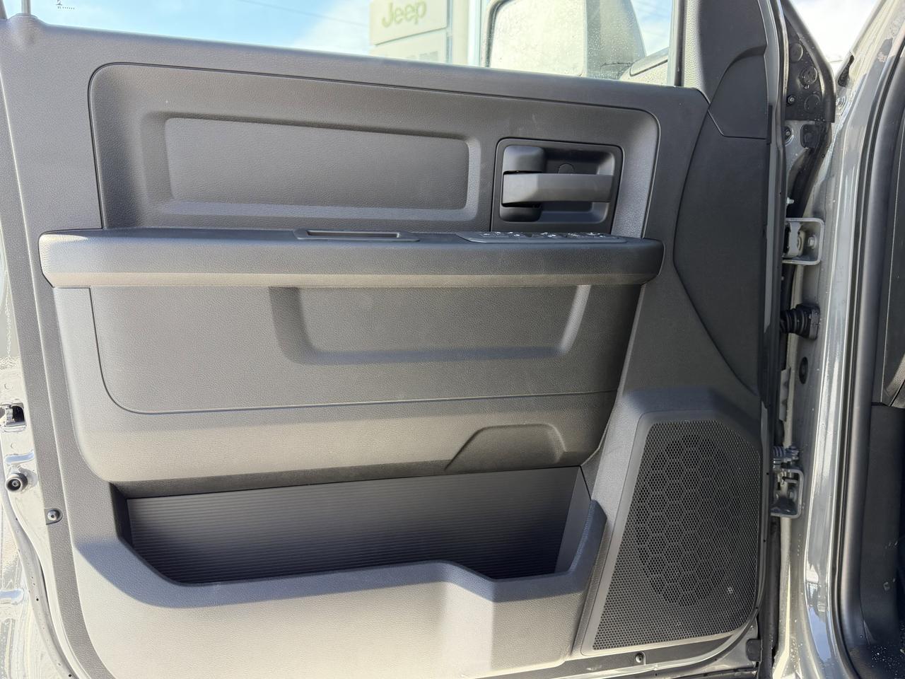 2026 Ram 3500 Tradesman Crew Cab 4x4 | Ceramic Grey | Cummins Turbo Diesel | 4WD | Automatic | Backup Camera Redwater AB