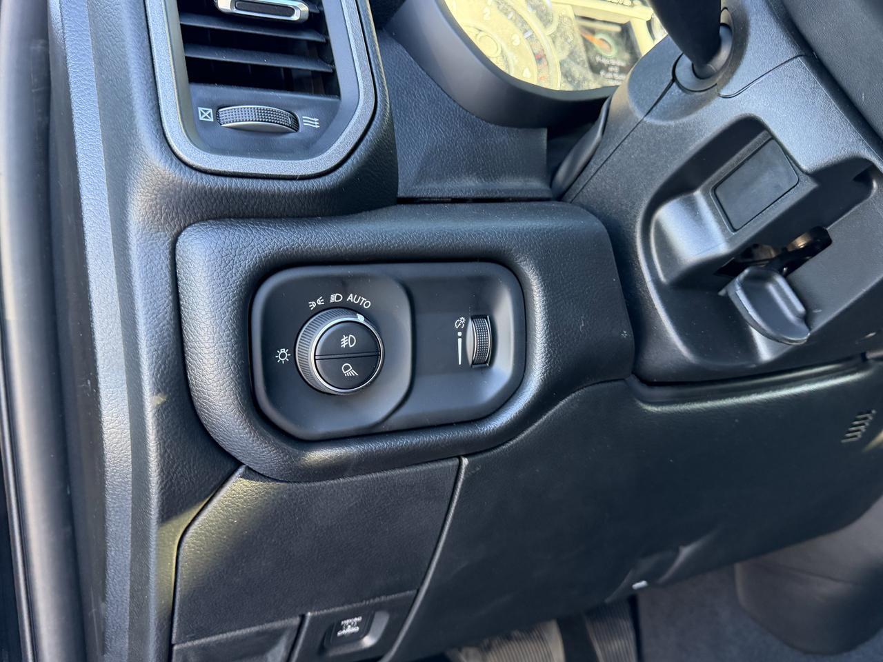 2026 Ram 3500 Tradesman Crew Cab 4x4 | Cummins | Front Bench | Cloth | Backup Camera | Towing | NAV Redwater AB