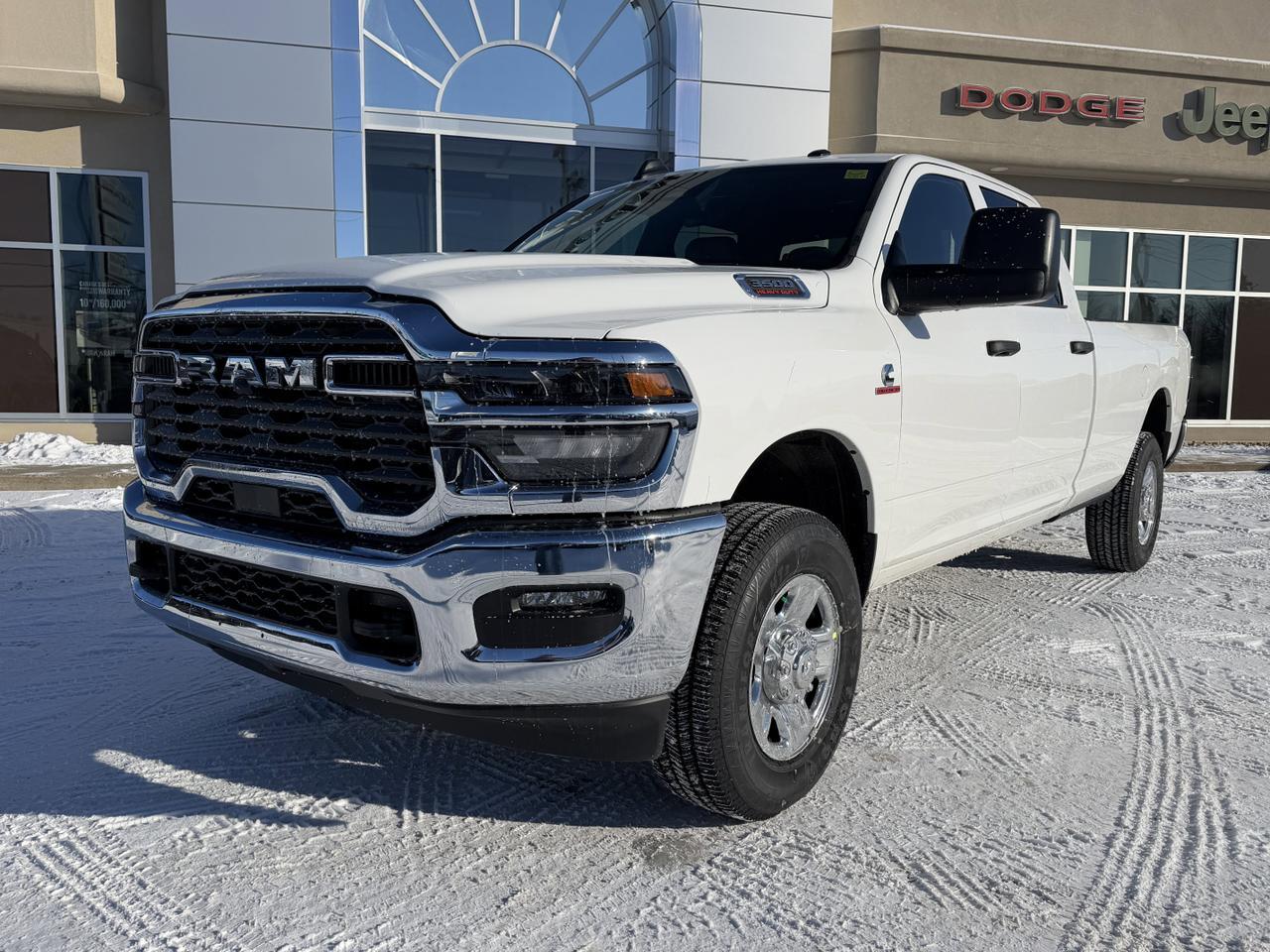 2026 Ram 3500 Tradesman Crew Cab 4x4 | Cummins Diesel | 12IN Touchscreen | NAV | Backup Camera | HD Towing Redwater AB