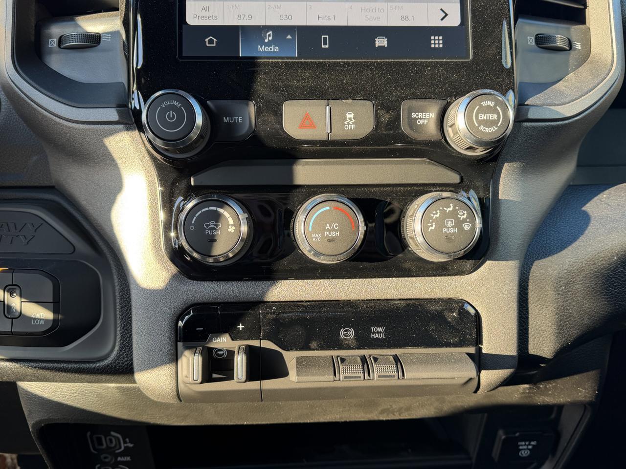 2026 Ram 3500 Tradesman Crew Cab 4x4 | Cummins Diesel | 12IN Touchscreen | NAV | Backup Camera | HD Towing Redwater AB