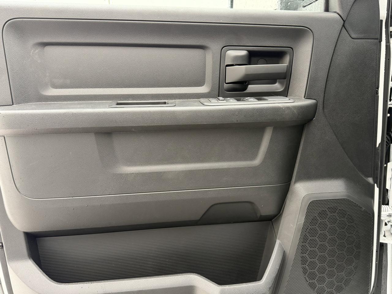 2026 Ram 3500 Tradesman Crew Cab 4x4 | Cummins Diesel | Front Bench | Backup Camera | Towing Redwater AB