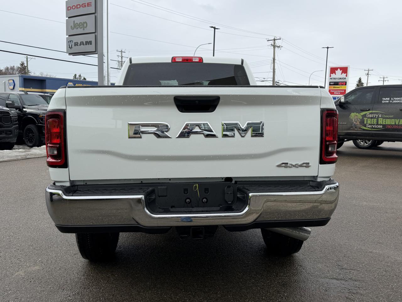 2026 Ram 3500 Tradesman Crew Cab 4x4 | Cummins Diesel | HD Towing | Front Bench | Backup Camera Redwater AB