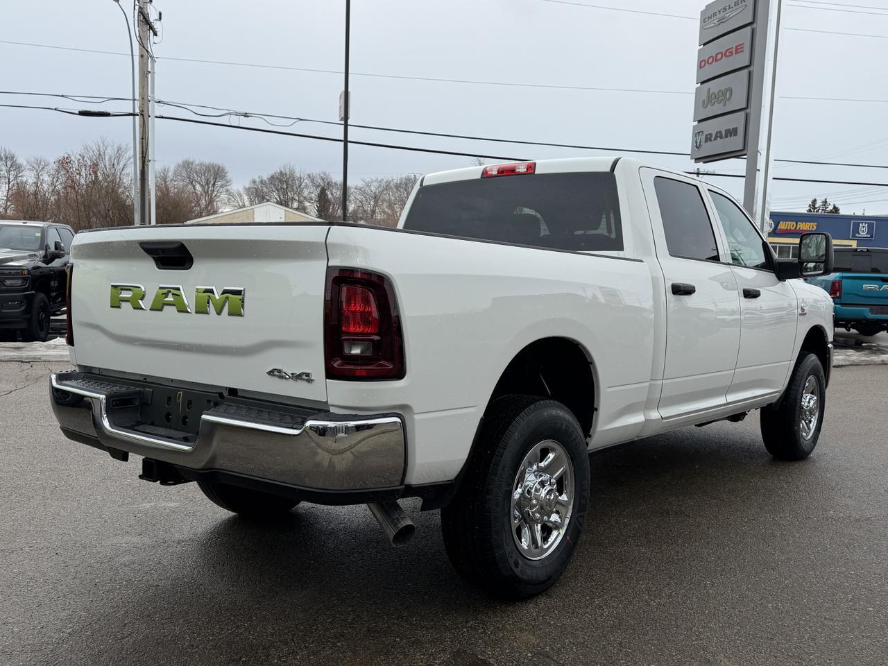 2026 Ram 3500 Tradesman Crew Cab 4x4 | Cummins Diesel | HD Towing | Front Bench | Backup Camera Redwater AB