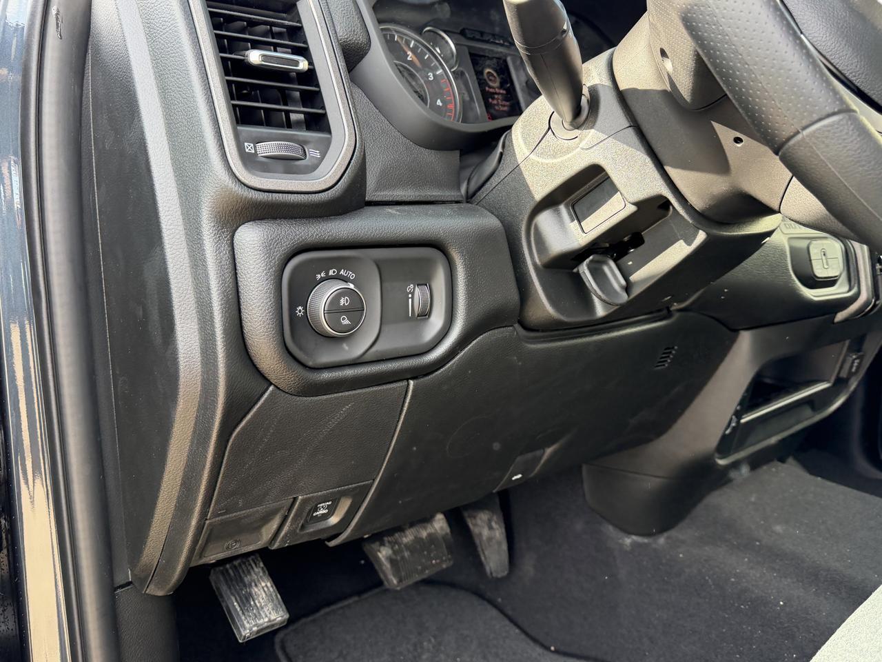 2026 Ram 3500 Tradesman Crew Cab 4x4 | Cummins Diesel | NAV | 12IN Touchscreen | Backup Camera | Towing Ready Redwater AB