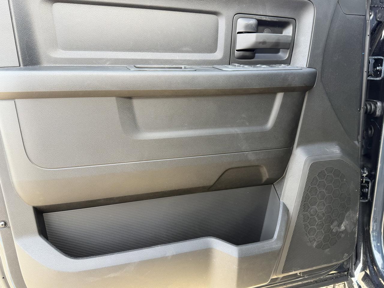 2026 Ram 3500 Tradesman Crew Cab 4x4 | Cummins Diesel | NAV | 12IN Touchscreen | Backup Camera | Towing Ready Redwater AB