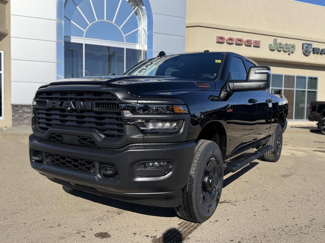 2026 Ram 3500 Tradesman Crew Cab 4x4 | HO Turbo Diesel | 5th Wheel | NAV | Rearview Camera | HD Towing Redwater AB