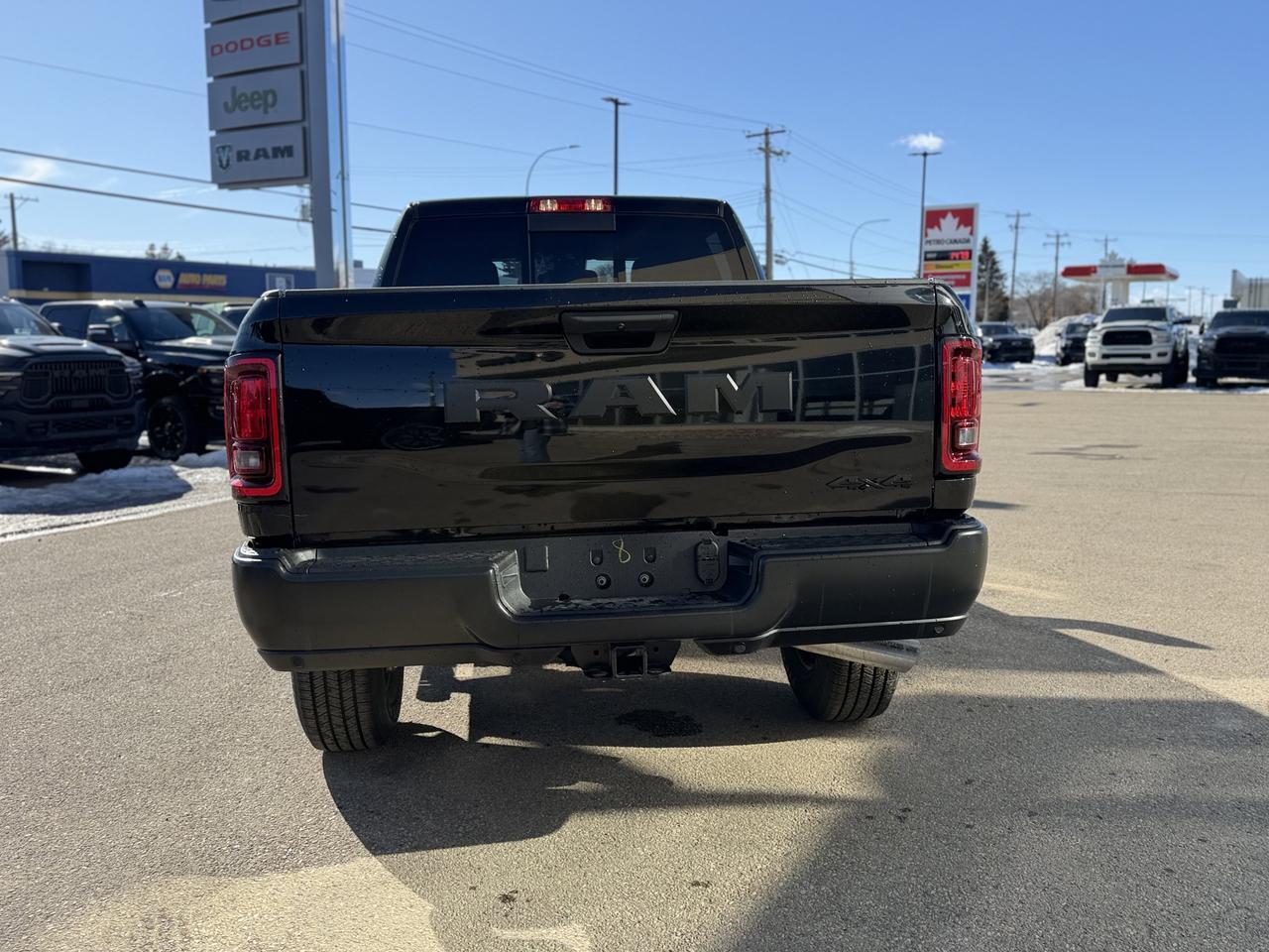 2026 Ram 3500 Tradesman Crew Cab 4x4 | HO Turbo Diesel | 5th Wheel | NAV | Rearview Camera | HD Towing Redwater AB