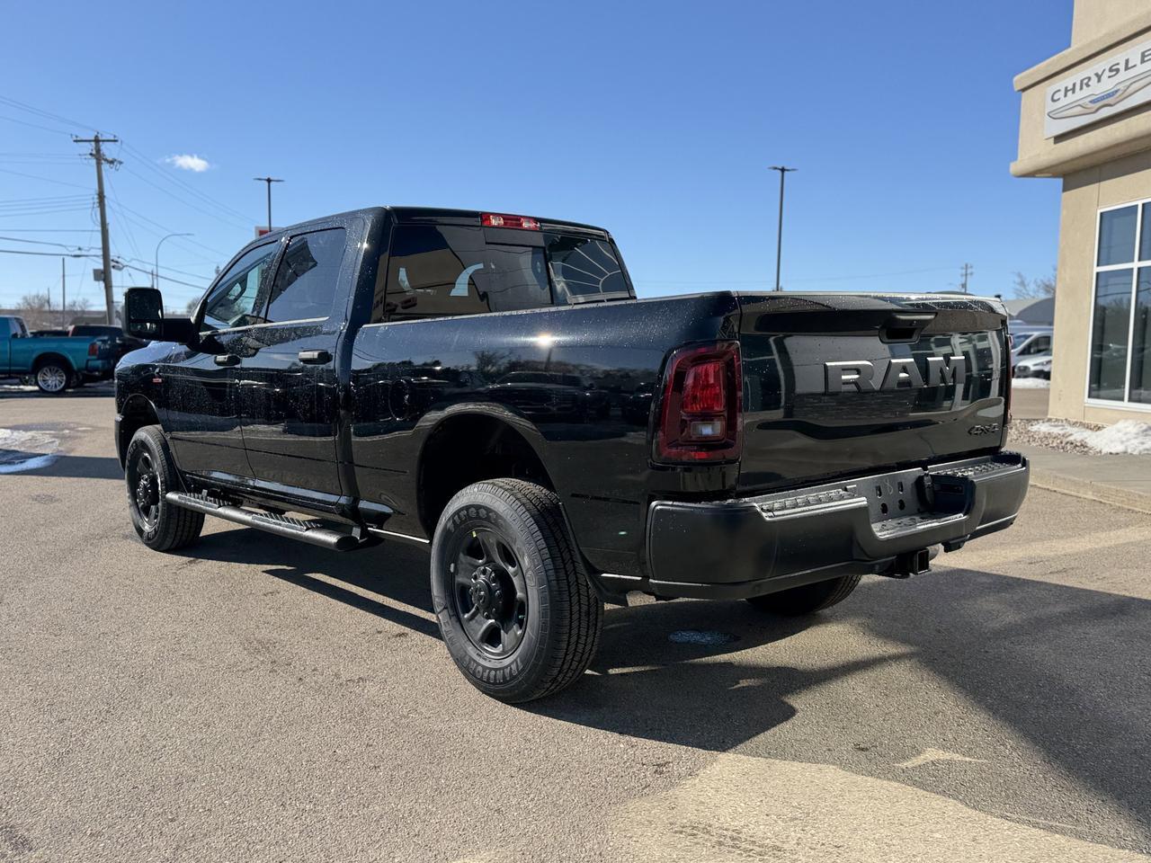 2026 Ram 3500 Tradesman Crew Cab 4x4 | HO Turbo Diesel | 5th Wheel | NAV | Rearview Camera | HD Towing Redwater AB