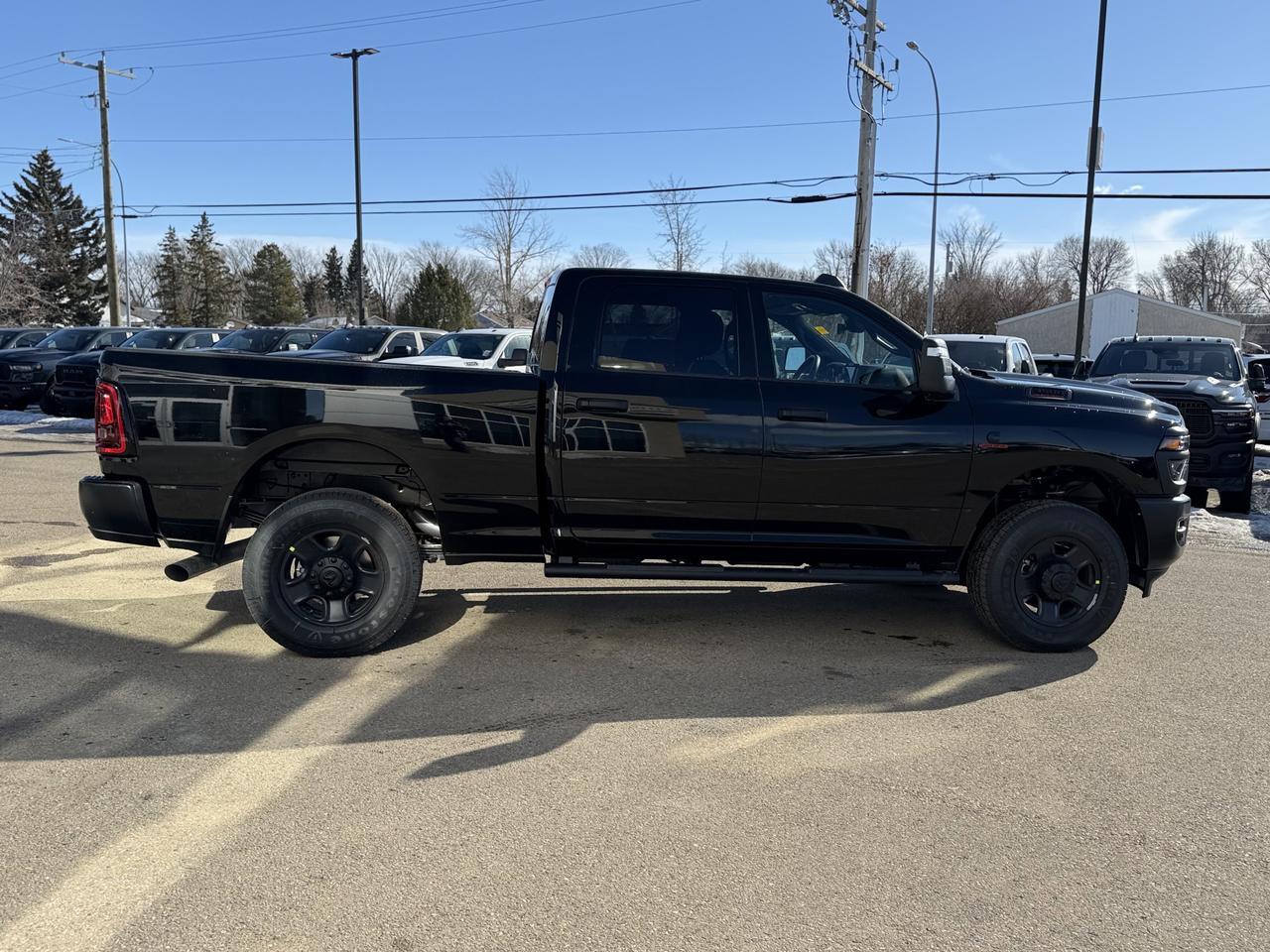 2026 Ram 3500 Tradesman Crew Cab 4x4 | HO Turbo Diesel | 5th Wheel | NAV | Rearview Camera | HD Towing Redwater AB