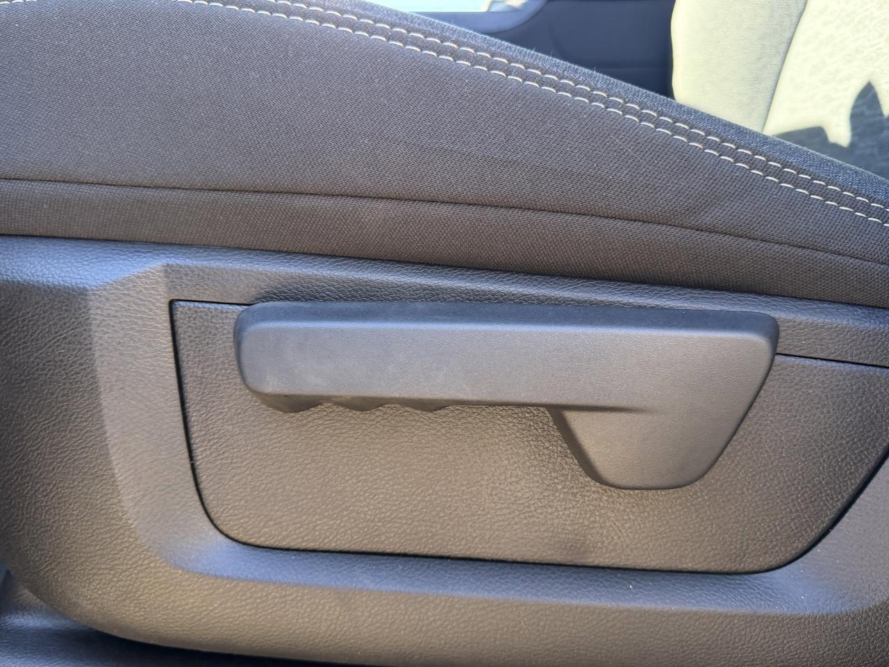 2026 Ram 3500 Tradesman Crew Cab 4x4 | HO Turbo Diesel | 5th Wheel | NAV | Rearview Camera | HD Towing Redwater AB