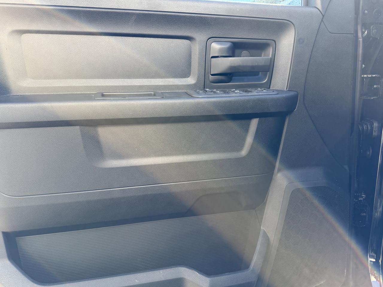 2026 Ram 3500 Tradesman Crew Cab 4x4 | HO Turbo Diesel | 5th Wheel | NAV | Rearview Camera | HD Towing Redwater AB