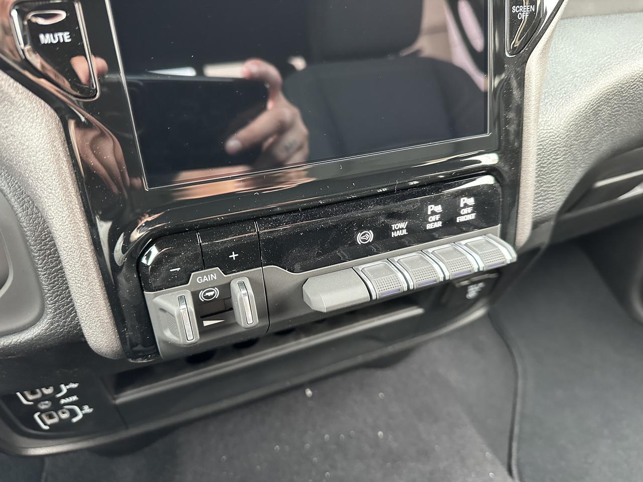 2026 Ram 3500 Tradesman Crew Cab 4x4 | Turbo Diesel | Ceramic Grey | NAV | 12IN Display | Towing Ready Redwater AB